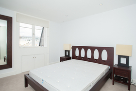 3 bedroom Flat to re...